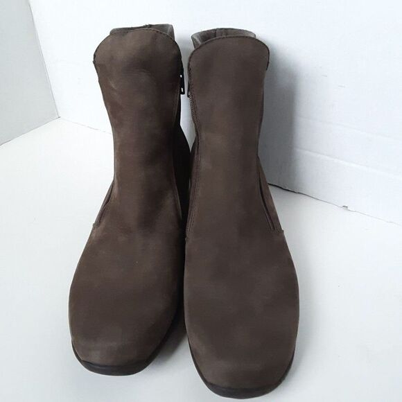 Munro Women's size 9.5N Ankle Boot - Picture 5 of 13